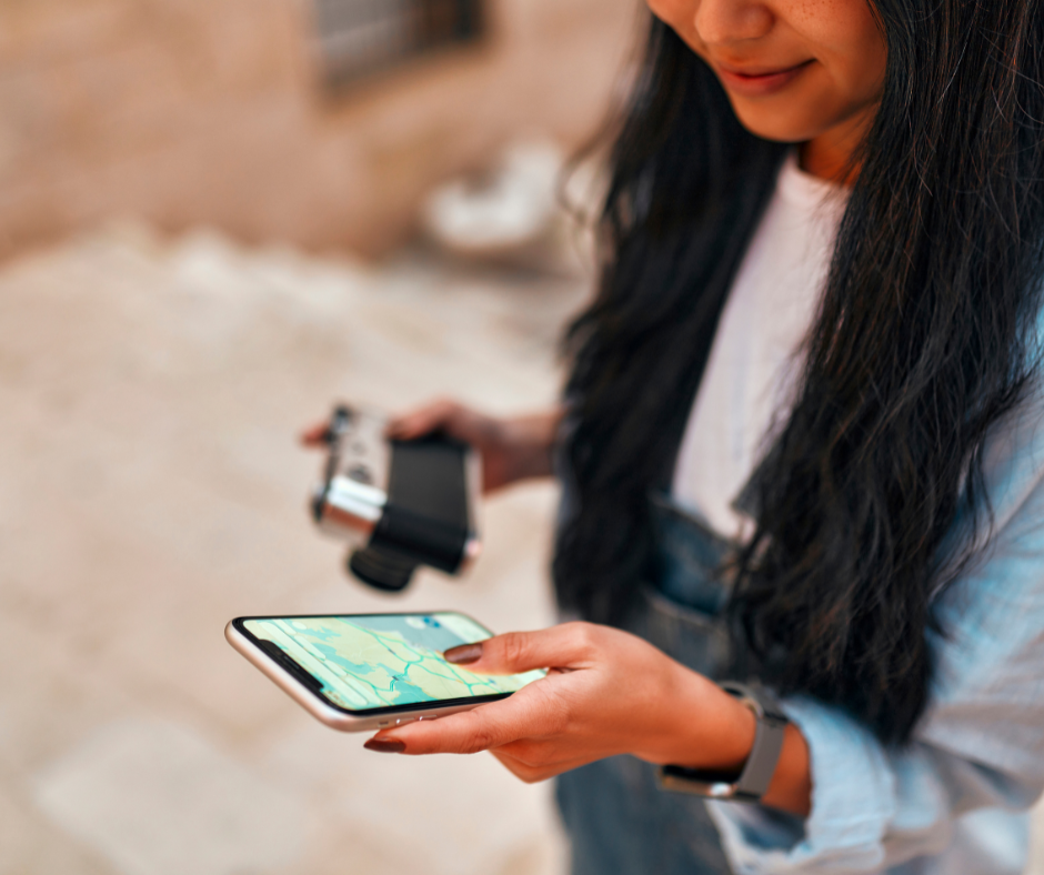 How to Turn Scrolls Into Sales: Social Ad Creative That Converts