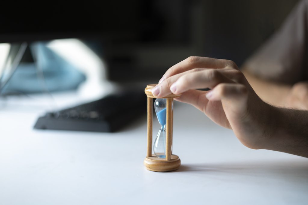 mini hourglass timing how quickly a website loads